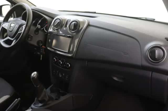 Dacia Sandero Stepway (2018) thumbnail 5