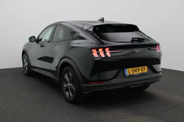 Ford Mustang Mach-E (2021) thumbnail 2