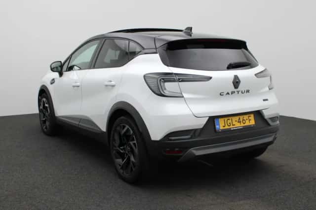 Renault Captur (2025) thumbnail 2