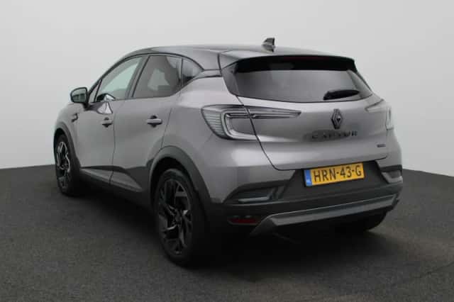 Renault Captur (2025) thumbnail 2