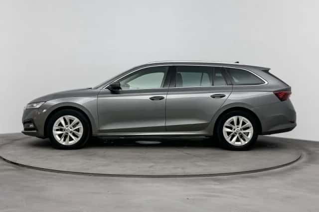 Škoda Octavia (2022) thumbnail 2