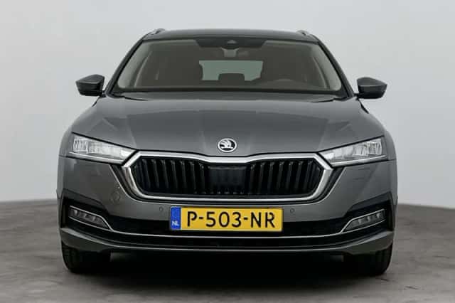 Škoda Octavia (2022) thumbnail 5