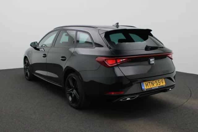 SEAT Leon (2025) thumbnail 2