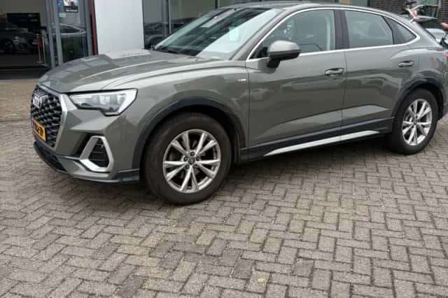 Audi Q3 (2020) thumbnail 1