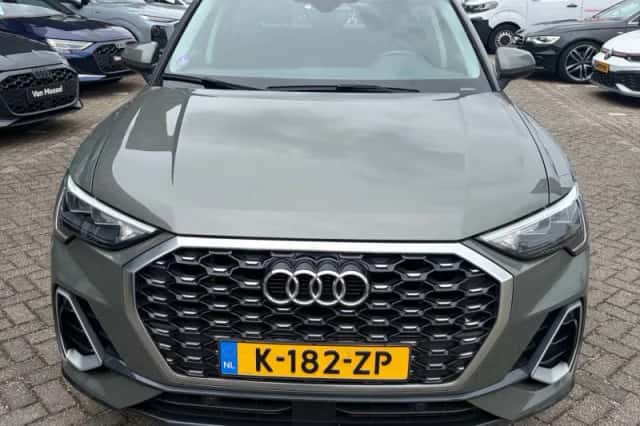 Audi Q3 (2020) thumbnail 2