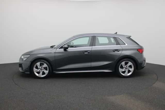Audi A3 (2023) thumbnail 4