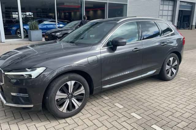 Volvo XC60 (2024) thumbnail 2