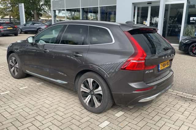 Volvo XC60 (2024) thumbnail 3