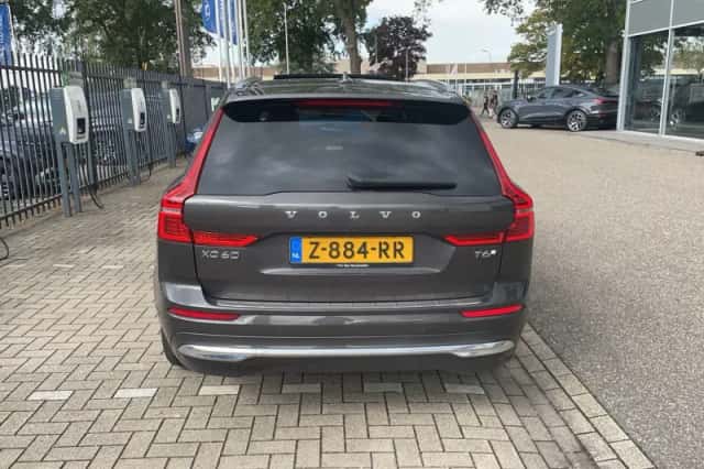 Volvo XC60 (2024) thumbnail 4