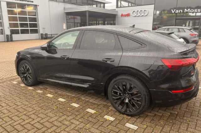 Audi Q8 e-tron (2023) thumbnail 3