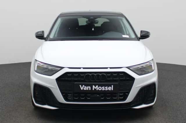 Audi A1 (2025) thumbnail 2