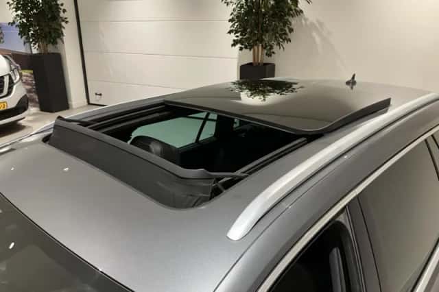 Volkswagen Passat (2017) thumbnail 4
