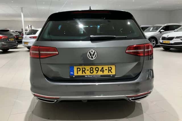 Volkswagen Passat (2017) thumbnail 6
