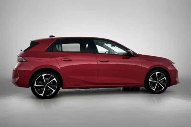 Opel Astra (2023) thumbnail 4