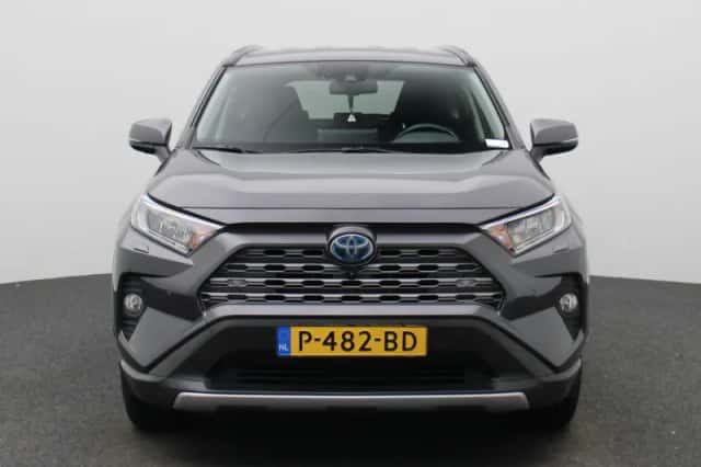 Toyota RAV4 (2021) thumbnail 3