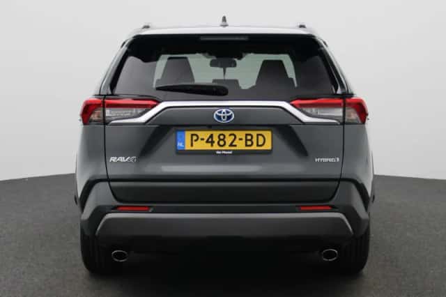 Toyota RAV4 (2021) thumbnail 5
