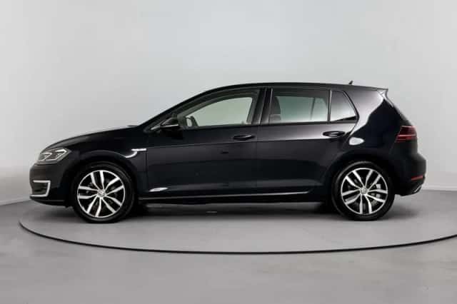 Volkswagen E-Golf (2019) thumbnail 2