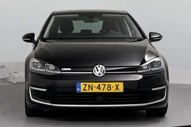 Volkswagen E-Golf (2019) thumbnail 5