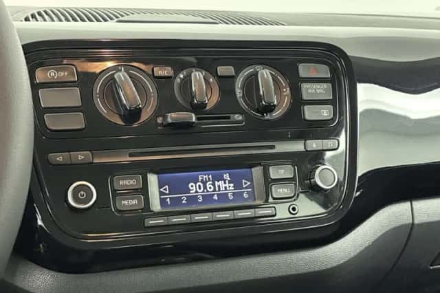 Volkswagen Up! (2014) thumbnail 6