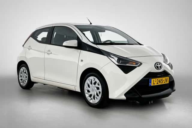 Toyota Aygo (2021) thumbnail 3