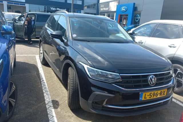 Volkswagen Tiguan (2021) thumbnail 5