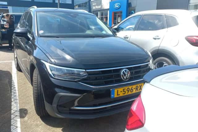 Volkswagen Tiguan (2021) thumbnail 6