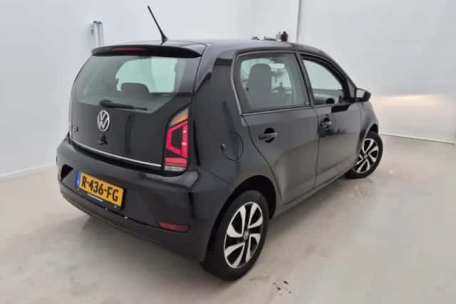 Volkswagen Up! (2022) thumbnail 2