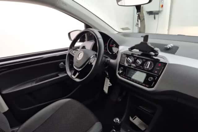 Volkswagen Up! (2022) thumbnail 3
