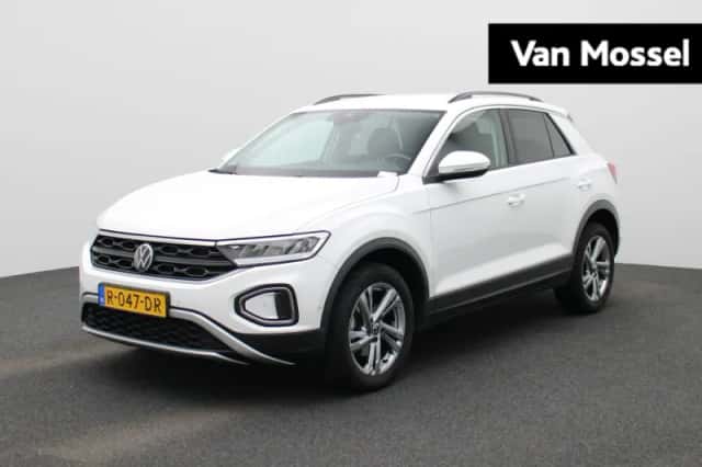Volkswagen T-Roc (2022) thumbnail 1