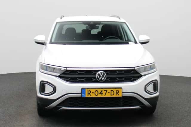 Volkswagen T-Roc (2022) thumbnail 3