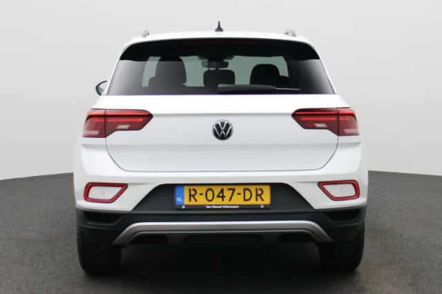 Volkswagen T-Roc (2022) thumbnail 5