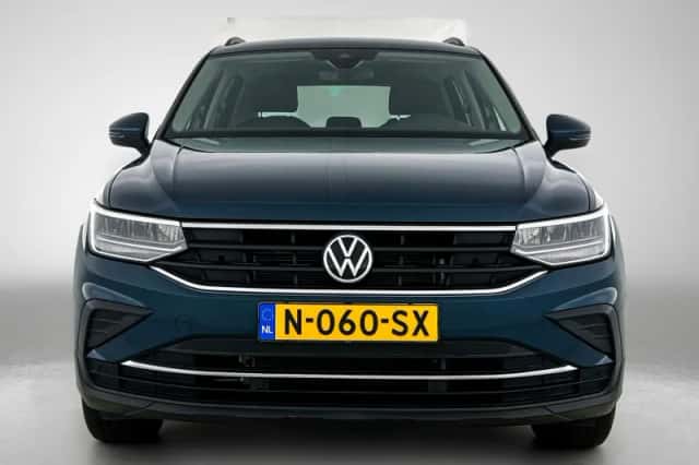 Volkswagen Tiguan (2021) thumbnail 5