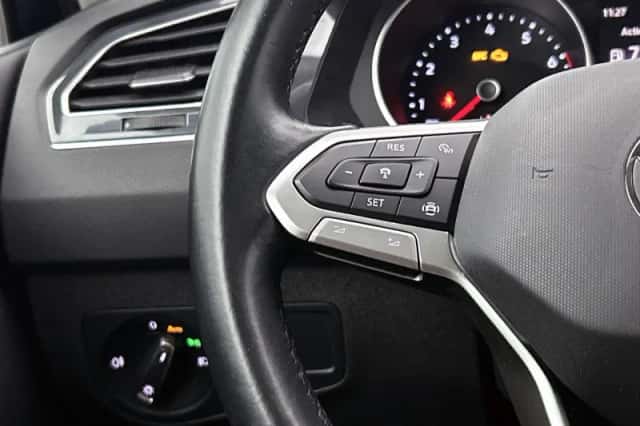 Volkswagen Tiguan (2021) thumbnail 6