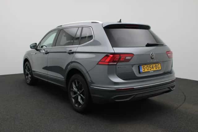 Volkswagen Tiguan (2023) thumbnail 2