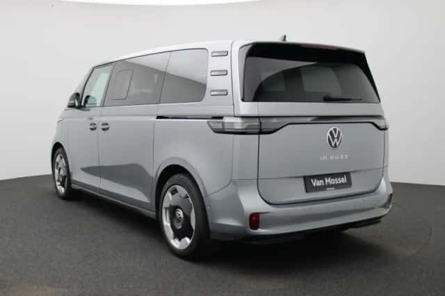Volkswagen ID. Buzz (2024) thumbnail 2