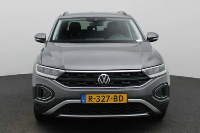 Volkswagen T-Roc (2022) thumbnail 3
