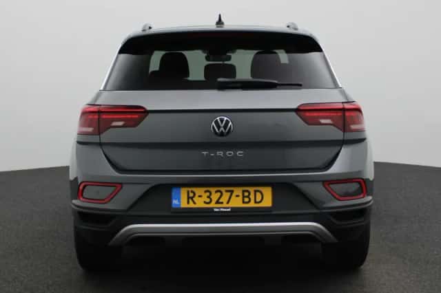 Volkswagen T-Roc (2022) thumbnail 5