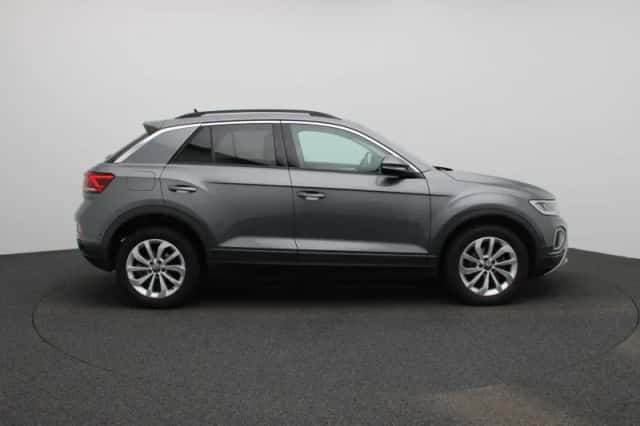 Volkswagen T-Roc (2022) thumbnail 6