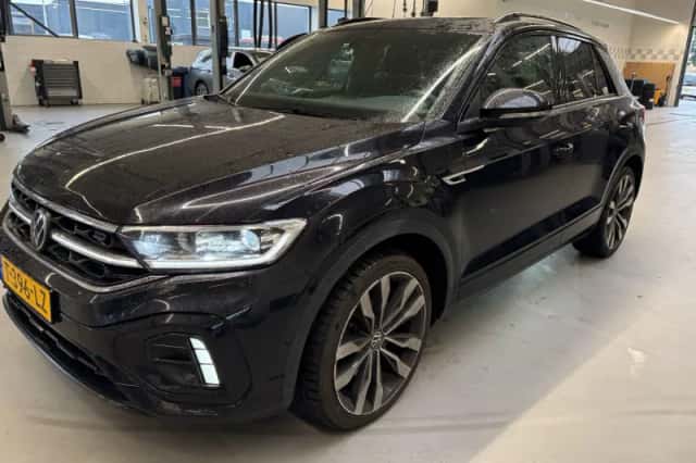 Volkswagen T-Roc (2022) thumbnail 2