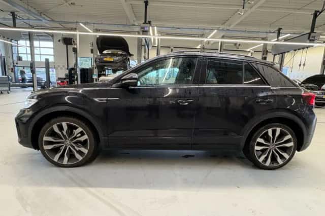 Volkswagen T-Roc (2022) thumbnail 3