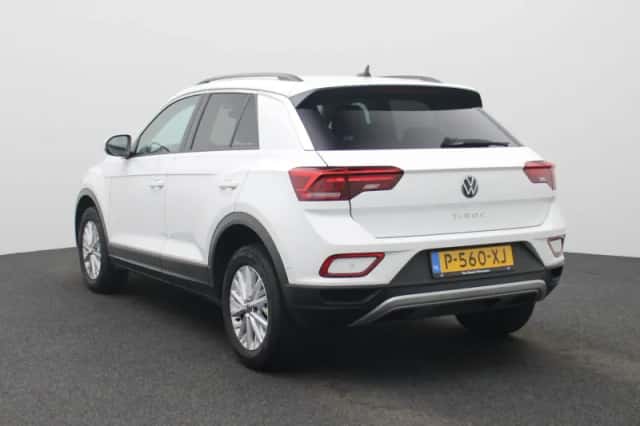 Volkswagen T-Roc (2022) thumbnail 2