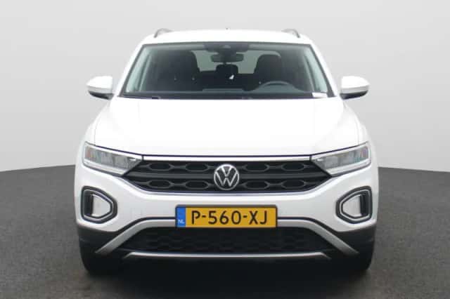 Volkswagen T-Roc (2022) thumbnail 3