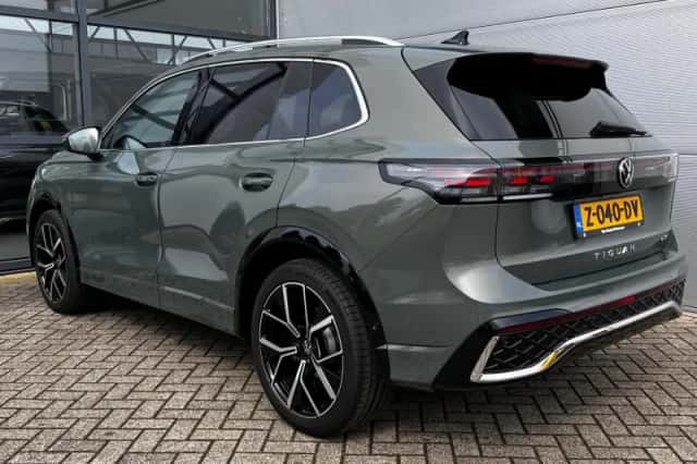 Volkswagen Tiguan (2024) thumbnail 2