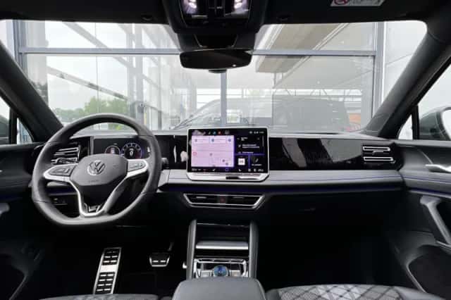 Volkswagen Tiguan (2024) thumbnail 5