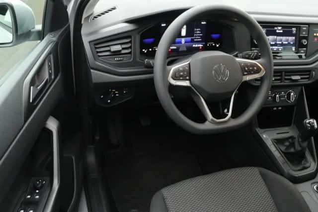 Volkswagen Polo (2022) thumbnail 6