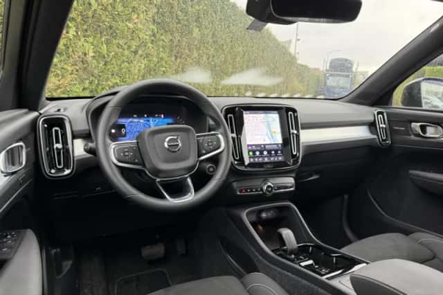 Volvo XC40 (2026) thumbnail 2
