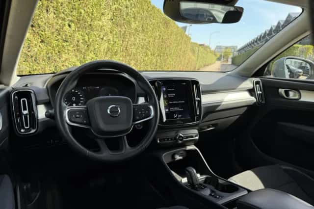 Volvo XC40 (2020) thumbnail 3