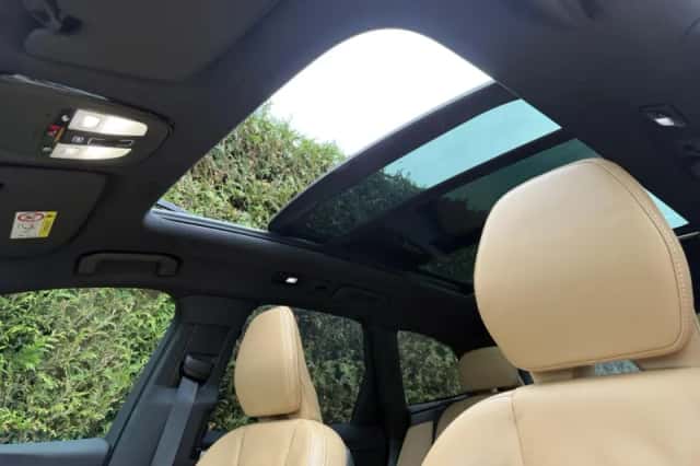 Volvo XC60 (2023) thumbnail 3