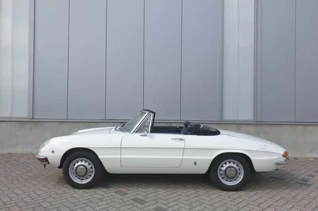 Alfa Romeo Spider (1969) thumbnail 2