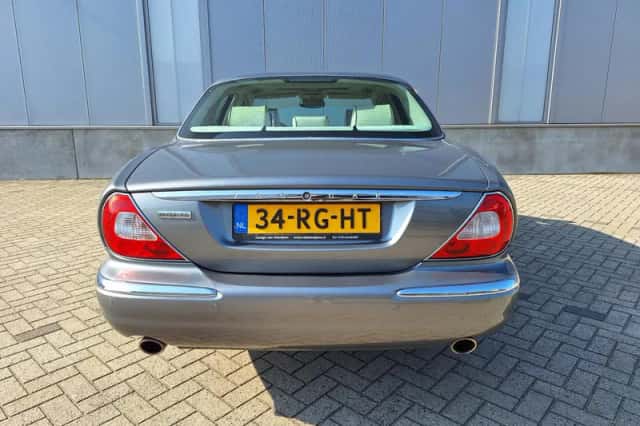 Jaguar XJ (2005) thumbnail 4